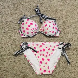 Victoria’s Secret bikini